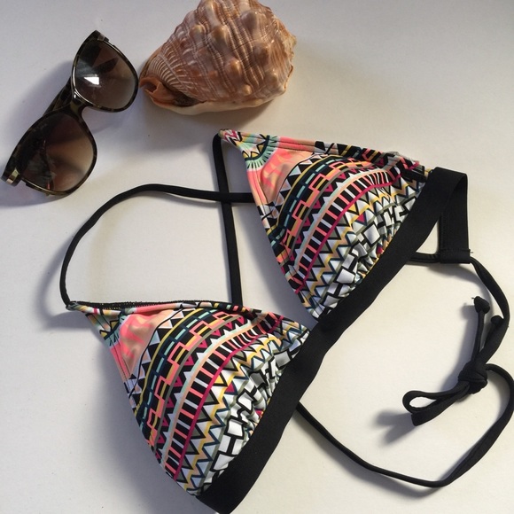 RESTOCKED ✅ RIP CURL Goddess Aztec Bikini Top - Picture 3 of 8